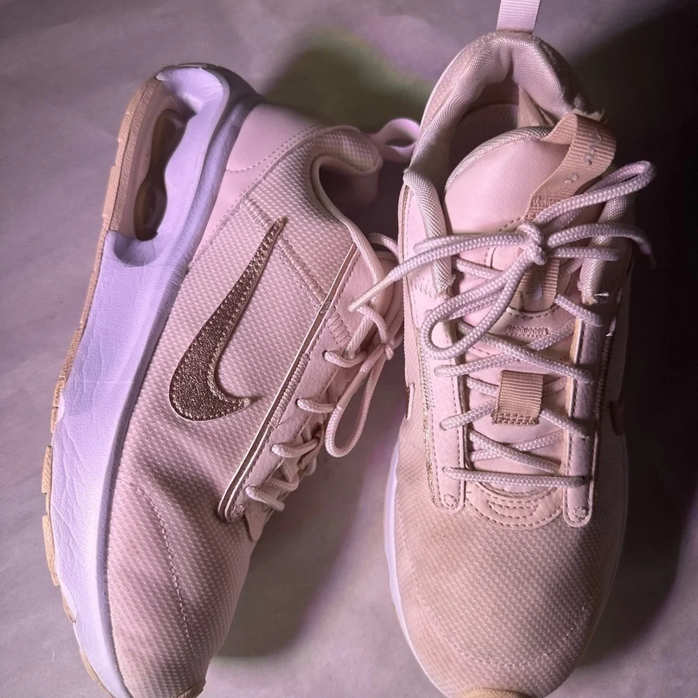 Nike Women's Beige Sneakers